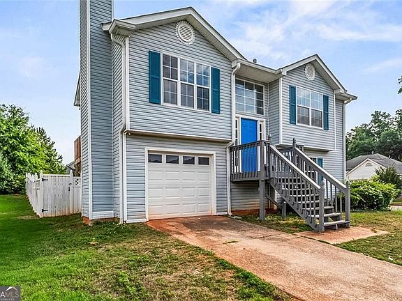 3rd image of 3310 Landgraf Close