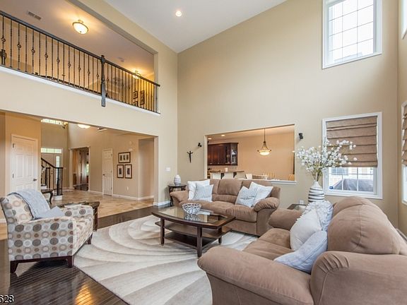 4th image of 12 Donlavage Way #94