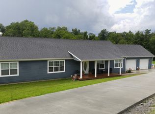 8012 Emerson Dr, Maysville, KY 41056