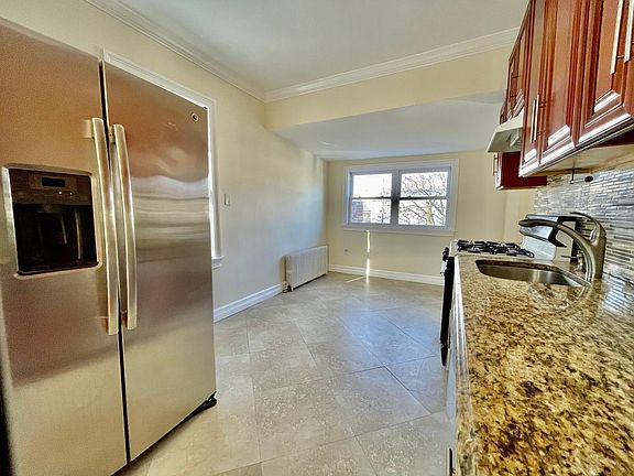 2nd image of 214 Jessamine Ave #2
