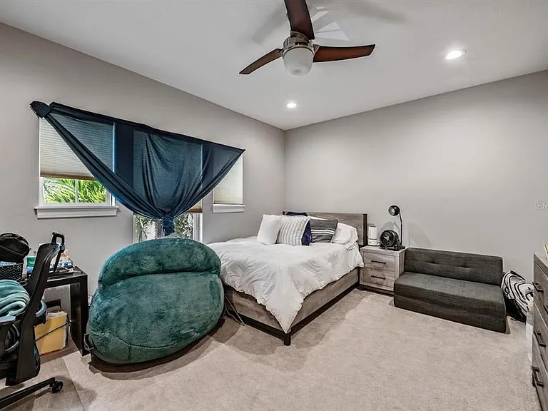 3007 W Palmira Ave — Photo 27