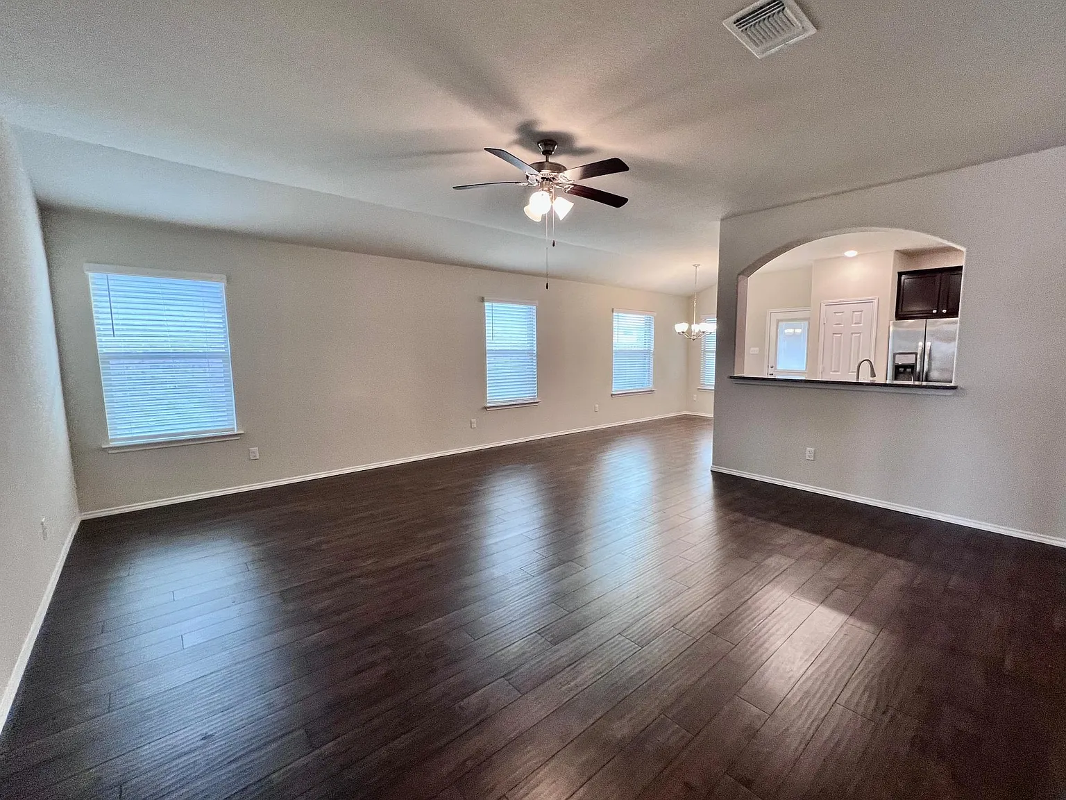 3 bed, 1715 sqft, $1,875 — Photo 3