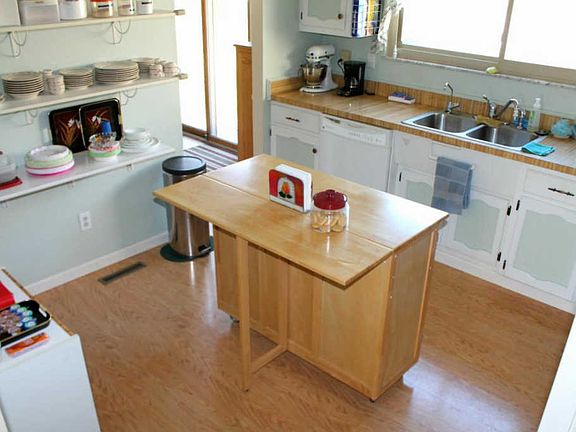 4th image of 360 Seven Pines Dr