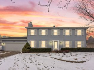 1613 Preston Rd, Naperville, IL 60563