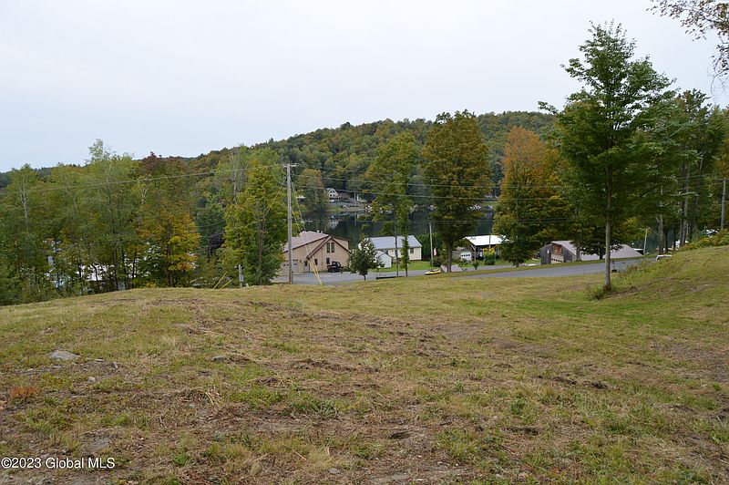 5th image of 139 Summit Lake Road