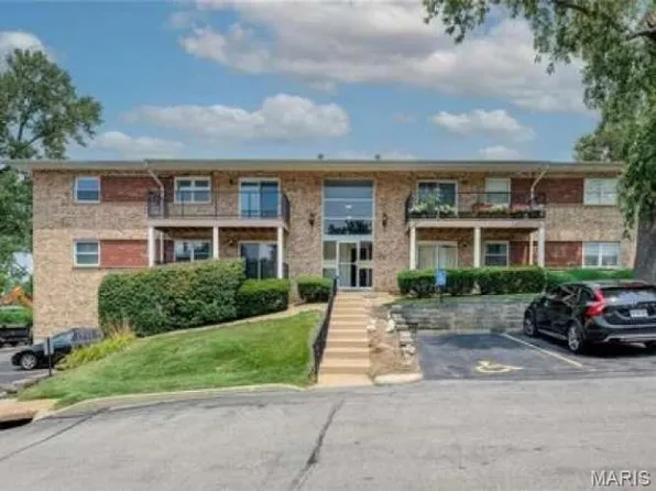 10395 Forest Brook Ln APT E, Saint Louis, MO 63146