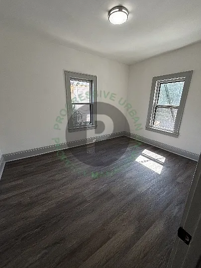 2002 Chesterland Ave #3 — Photo 6
