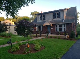 6 Greendale Dr, Saint Louis, MO 63121