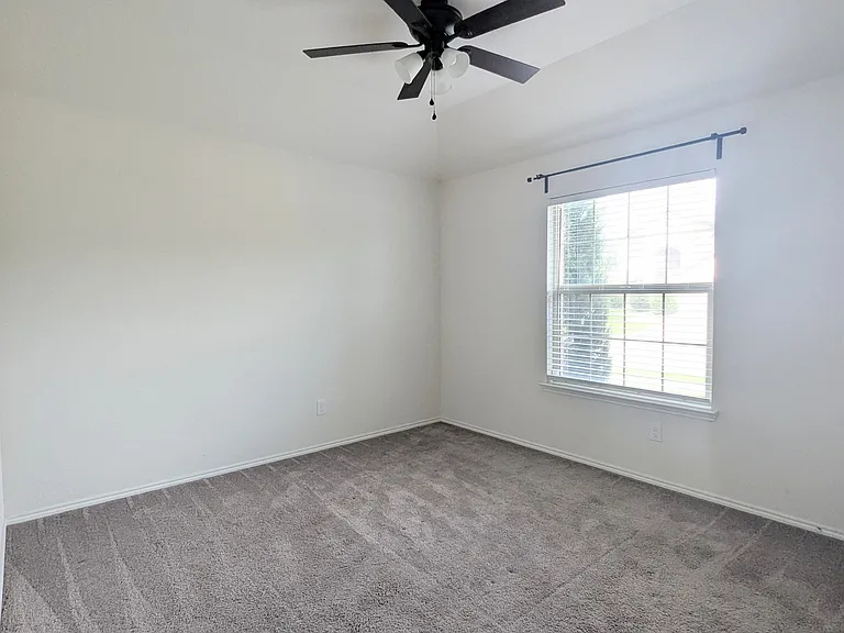 1740 Alamandine Ave — Photo 19