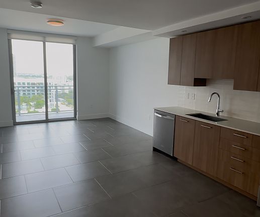 5th image of 237 NE 28th St #212