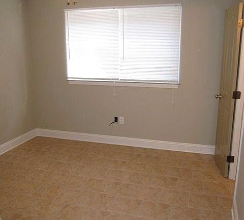 5th image of 410 Nashville Ave