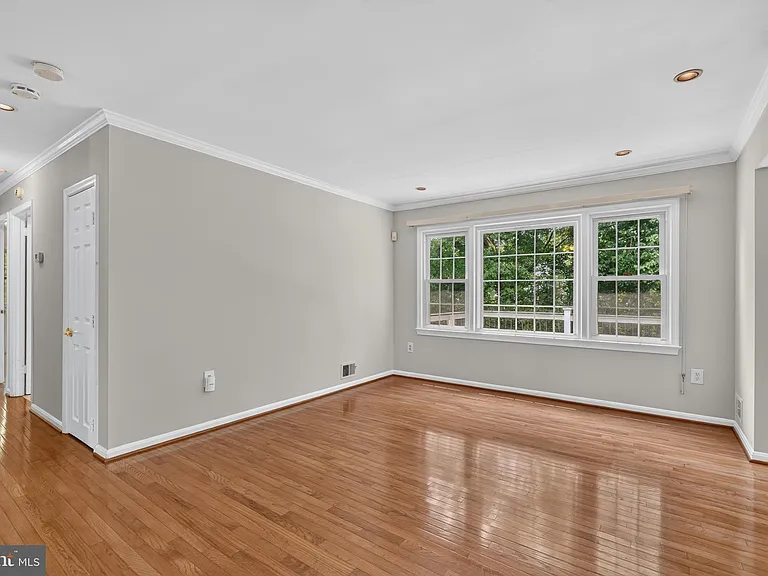 8006 Lady Lewis Ct — Photo 6