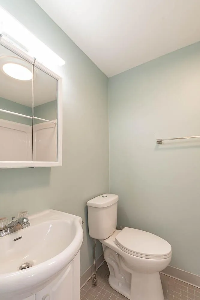 208 S Rogers St — Photo 2