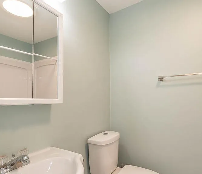 208 S Rogers St — Photo 2