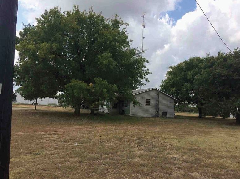 2nd image of 1320 Apple Ln