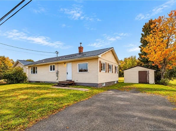 138 Penniac Rd, Saint Marys, NB E3A 8Y8