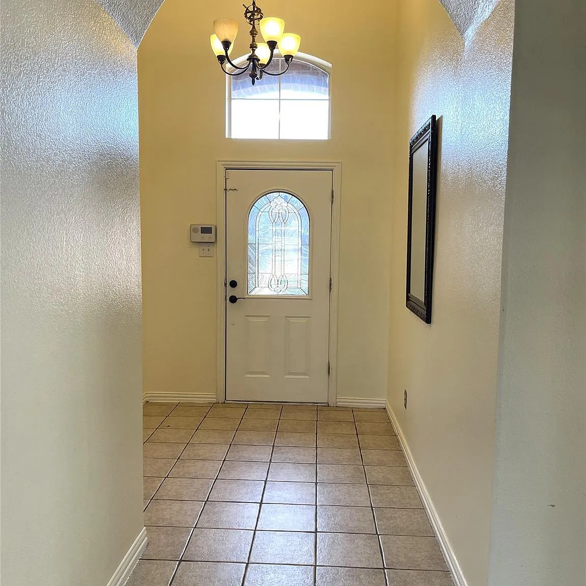 3 bed, 1852 sqft, $2,300 — Photo 3