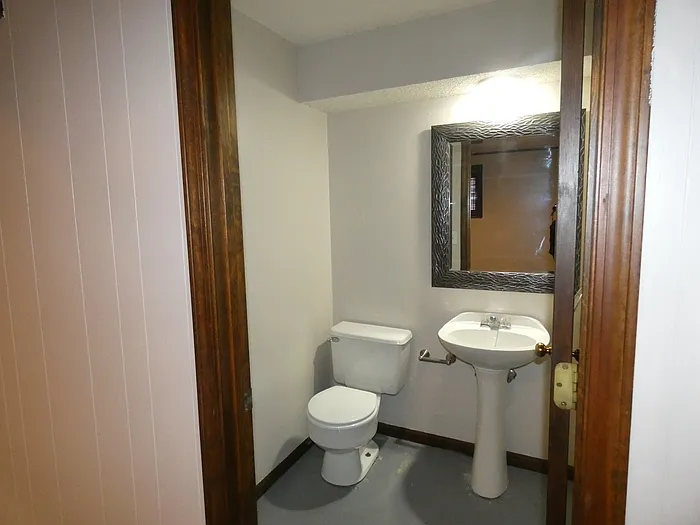 8502 Orchard St — Photo 23