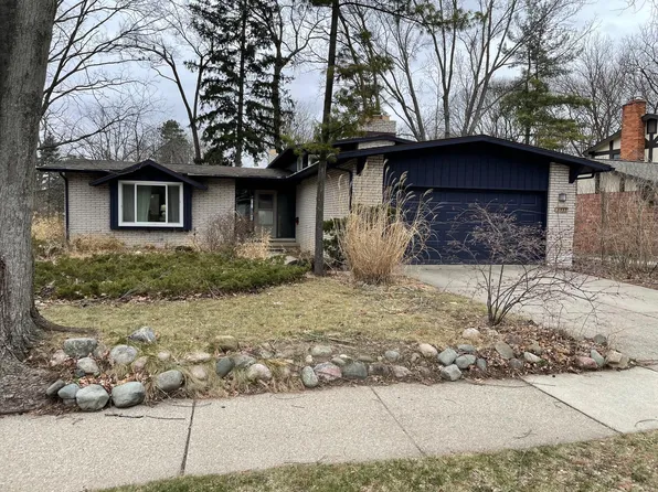3533 Frederick Dr, Ann Arbor, MI 48105
