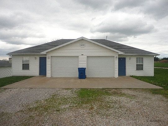 2nd image of 169 Hickory Ln