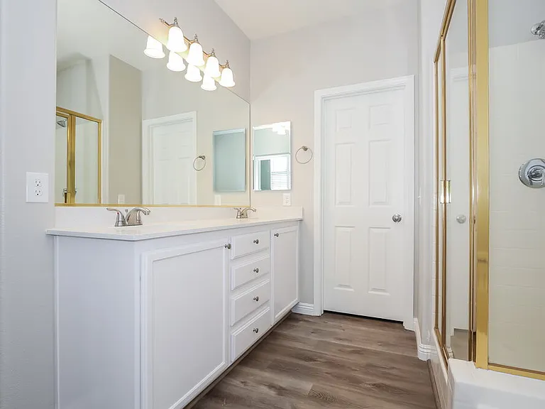 4404 Altamira Cave Dr — Photo 11