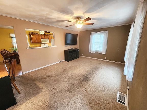 4th image of 470 N Oakhill Ave
