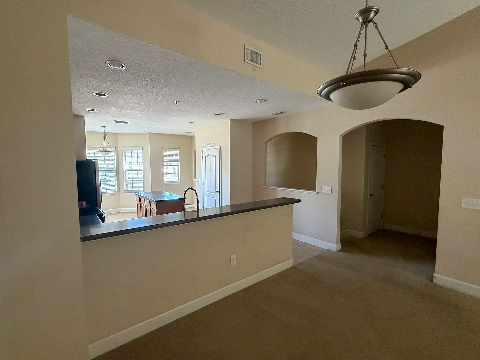 3 bed, 1680 sqft, $1,800 — Photo 3