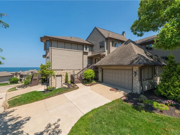 353 Roberts Run, Bay Village, OH 44140