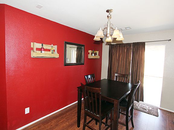 4th image of 5121 Raymond Dr