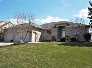 1618 Lago Mar Dr, Dayton, OH 45458