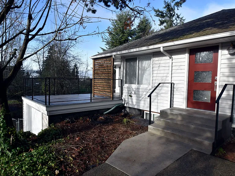 7605 Sunset Cir W — Photo 5