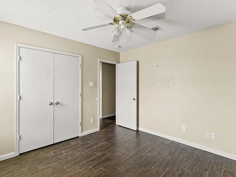 412 Dakota Dr — Photo 19