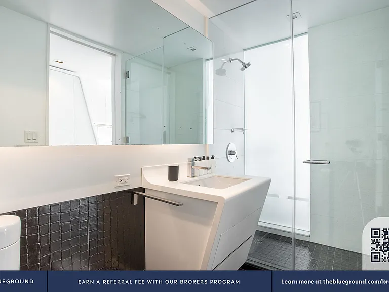 123 Washington St #29D — Photo 18