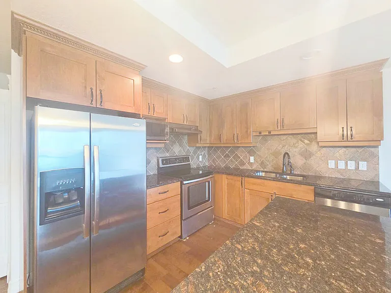 10142 111th St NW #611 — Photo 7