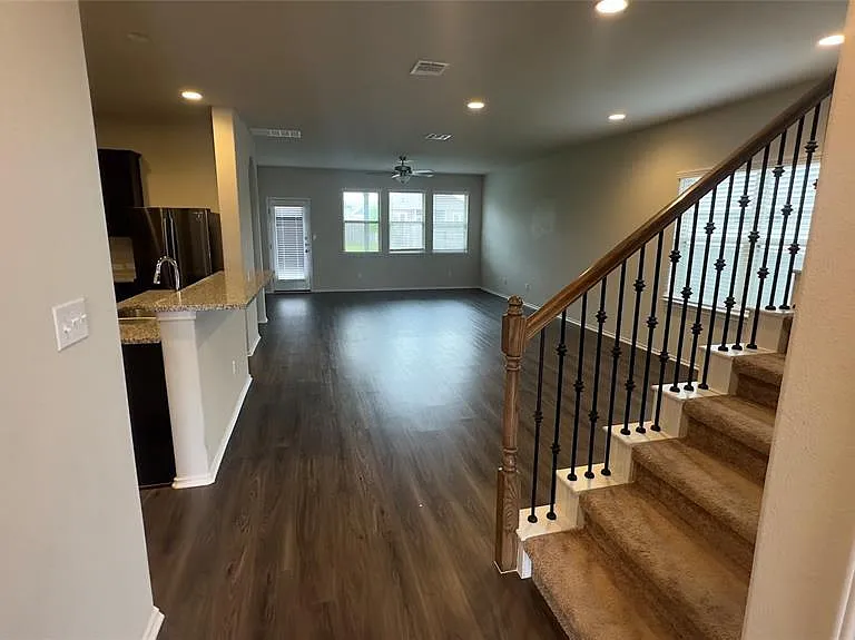 129 Goldfinch Dr — Photo 14