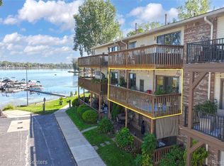 895 S Pontiac Trl #C203, Walled Lake, MI 48390
