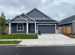 1055 S 46th St, Springfield, OR 97478