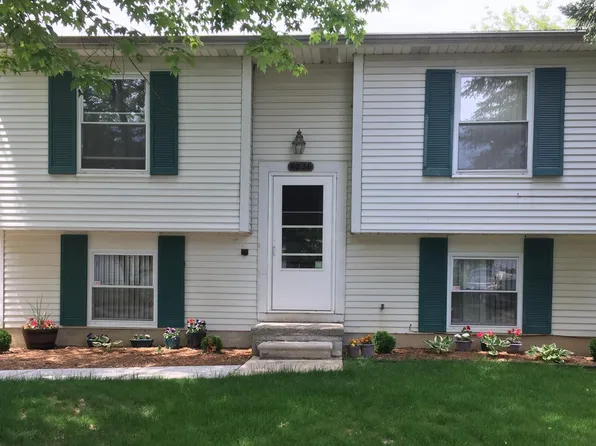 6236 S Mohawk Ave, Ypsilanti, MI 48197
