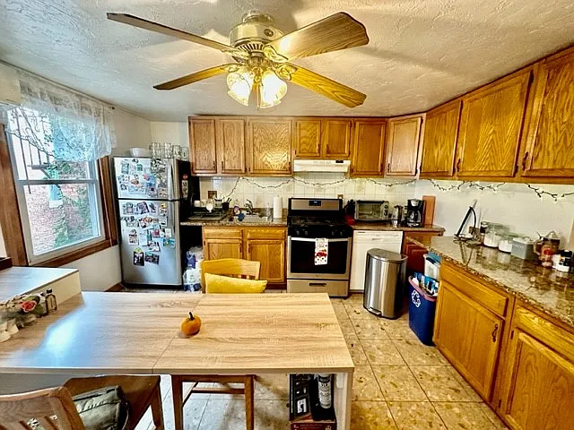 79 N Margin St #4 — Photo 2