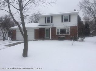 1040 Fairway Ln, Lansing, MI 48912