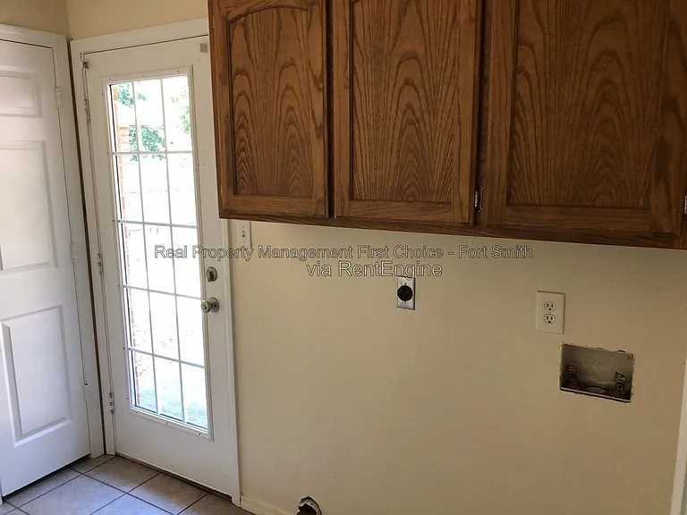 3509 Price Cir — Photo 10