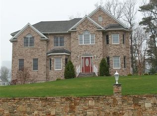 28 Valley Rd, North Reading, MA 01864