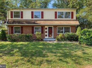 4715 Kentwood Ln, Woodbridge, VA 22193