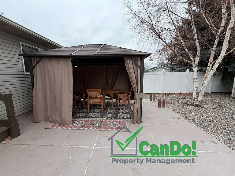 2828 Linda St — Photo 24