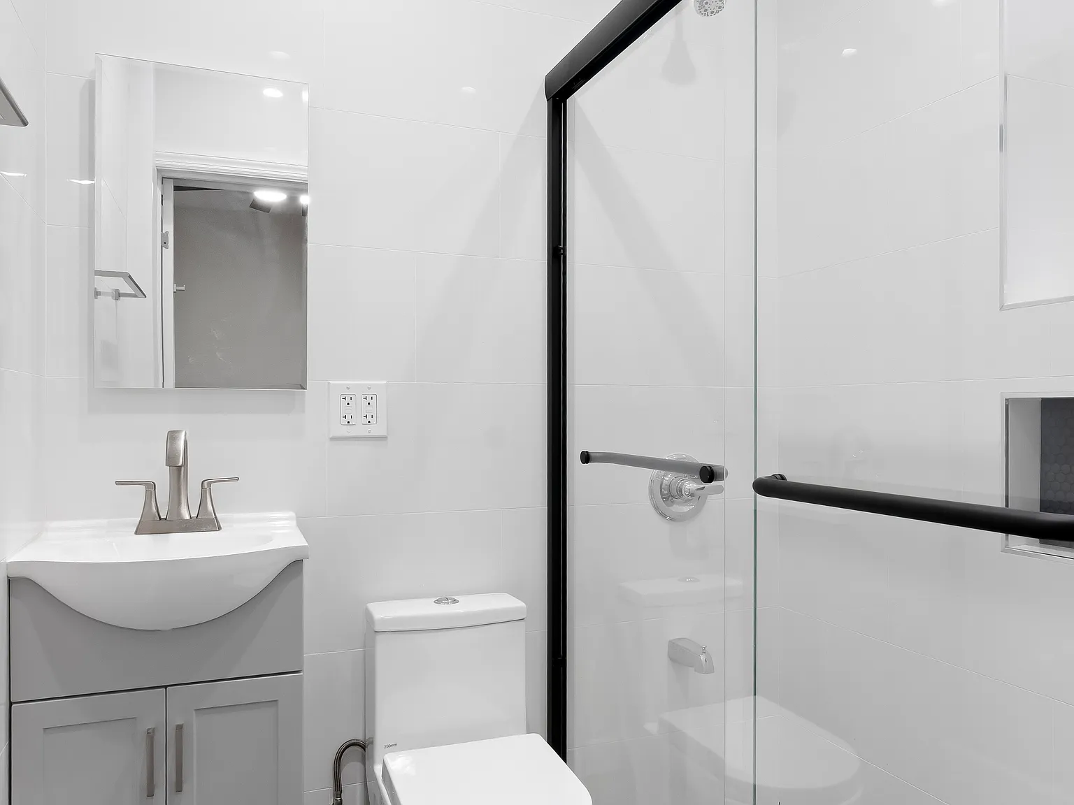 104 Washington Place — Photo 4