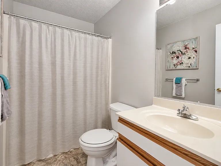 6226 Oakglen Dr — Photo 22