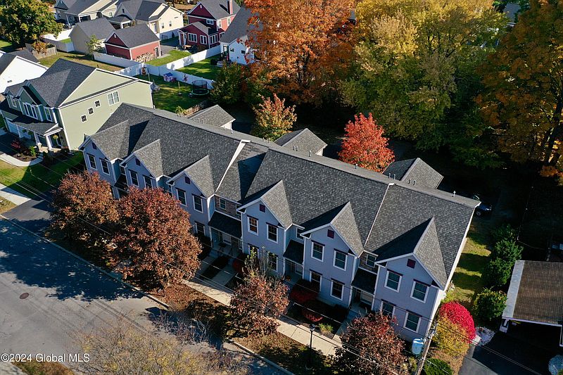 3rd image of 124 Jefferson Street #5