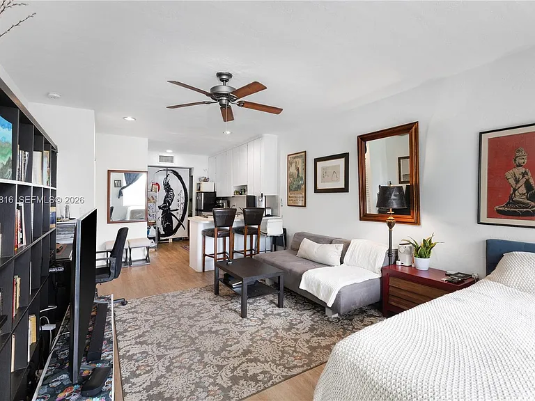 2445 Lake Pancoast Dr #J — Photo 9