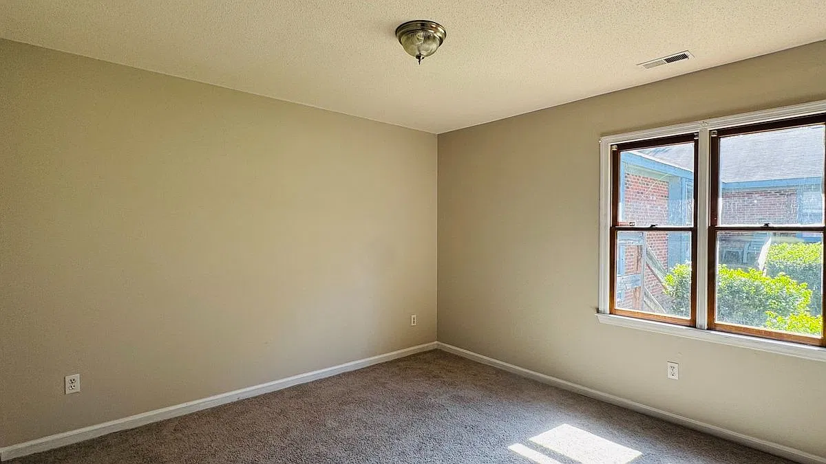 2 bed, 2.0 bath, 1150 sqft, $1,050 — Photo 3
