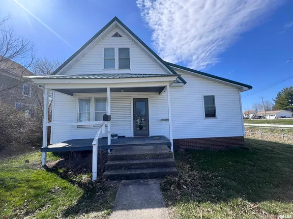 427 W Main St, Adair, IL 61411
